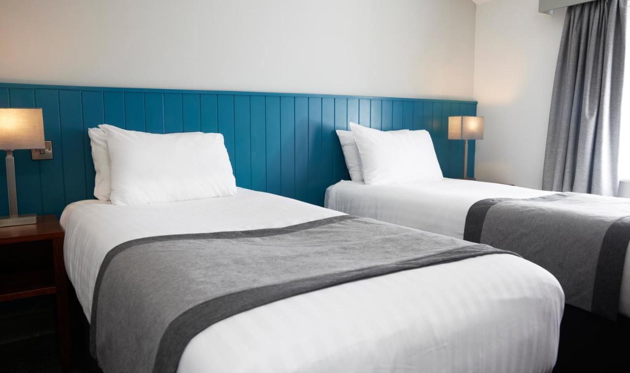 Leven  The Caledonian Hotel מראה חיצוני תמונה