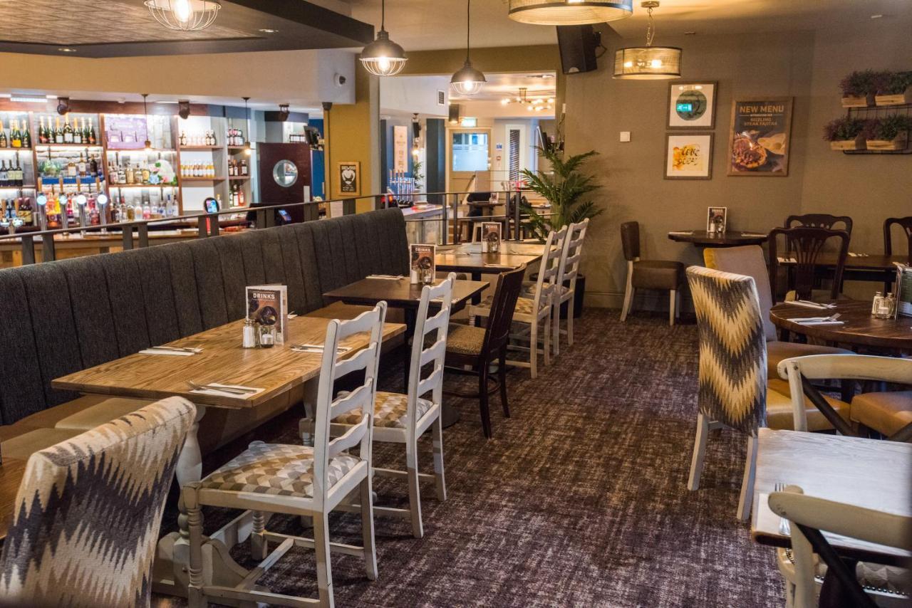 Leven  The Caledonian Hotel מראה חיצוני תמונה